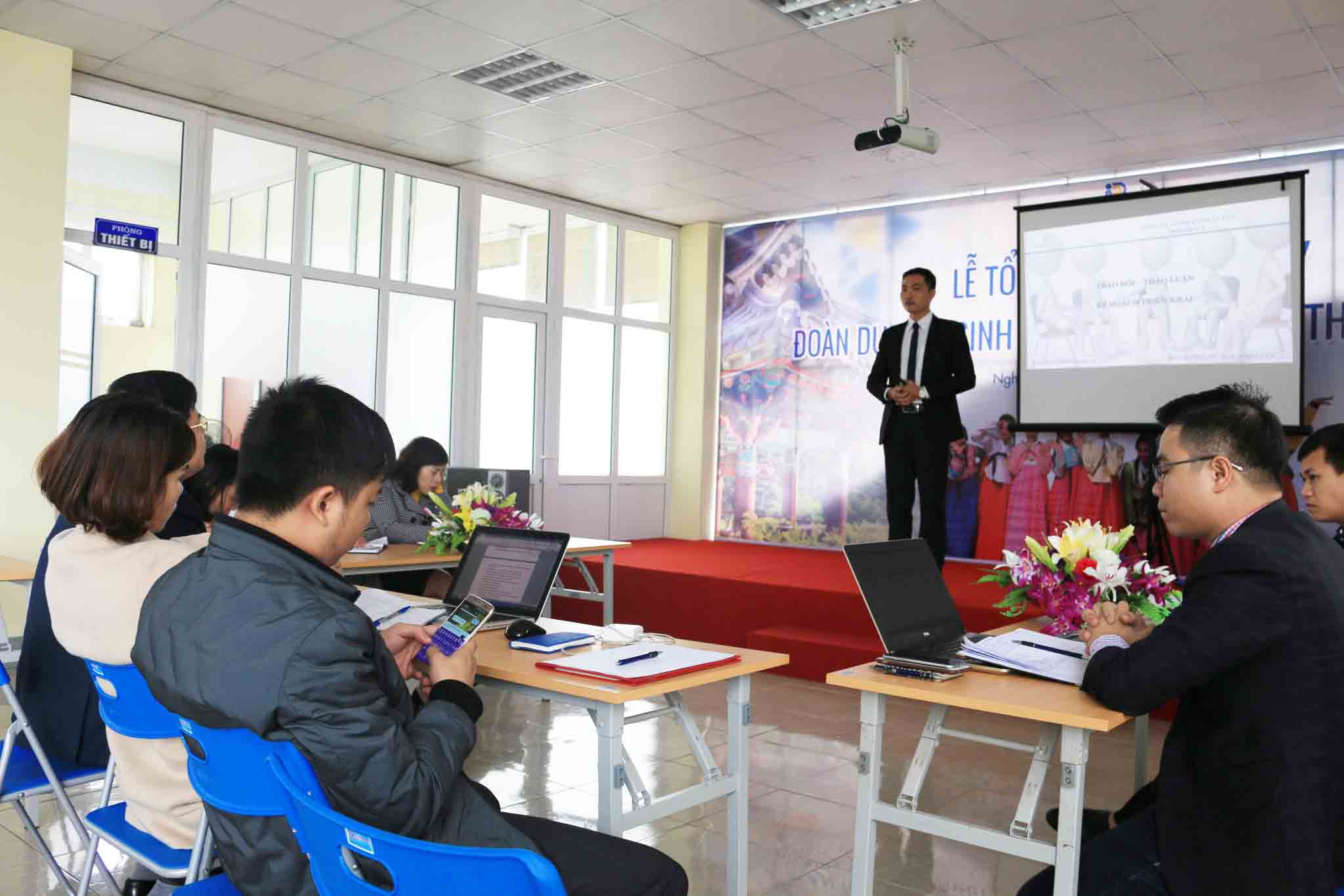 Công ty  CP Nhân lực IBM Group tổ chức buổi sát hạch Kỹ năng thuyết trình và Kiến thức đào tạo cho nhân viên